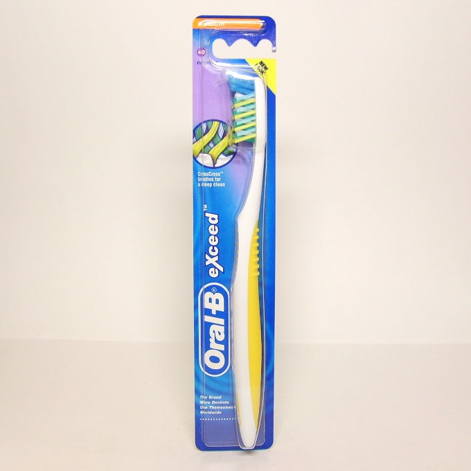 

Зубная щетка Oral-B 40 Эксцид средняя 1 шт
